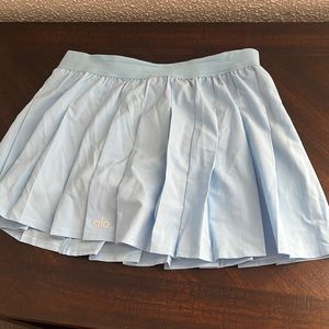 Alo yoga varsity tennis skirt size small in title blue